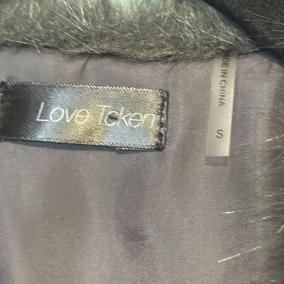 Love Token Charcoal Faux Fur Vest -small - Picture 3 of 5
